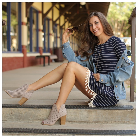 ✨LAST ONE✨Taupe Peep Toe Booties - Picture 7 of 7